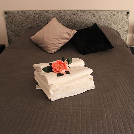 1E Praia Dos Pescadores - Casas & Papeis อาร์มาซอง เด เปรา ภายนอก รูปภาพ